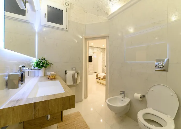 Paradise Luxury Center *